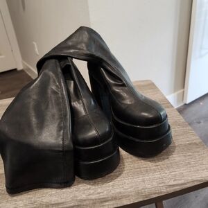 Steve Madden Cyprus Black Platform Boots Size 5m